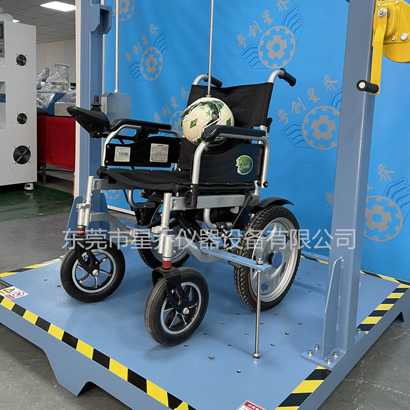 摆球冲击试验的原理 轮椅测试设备的原理 代步车摆锤冲击试验机