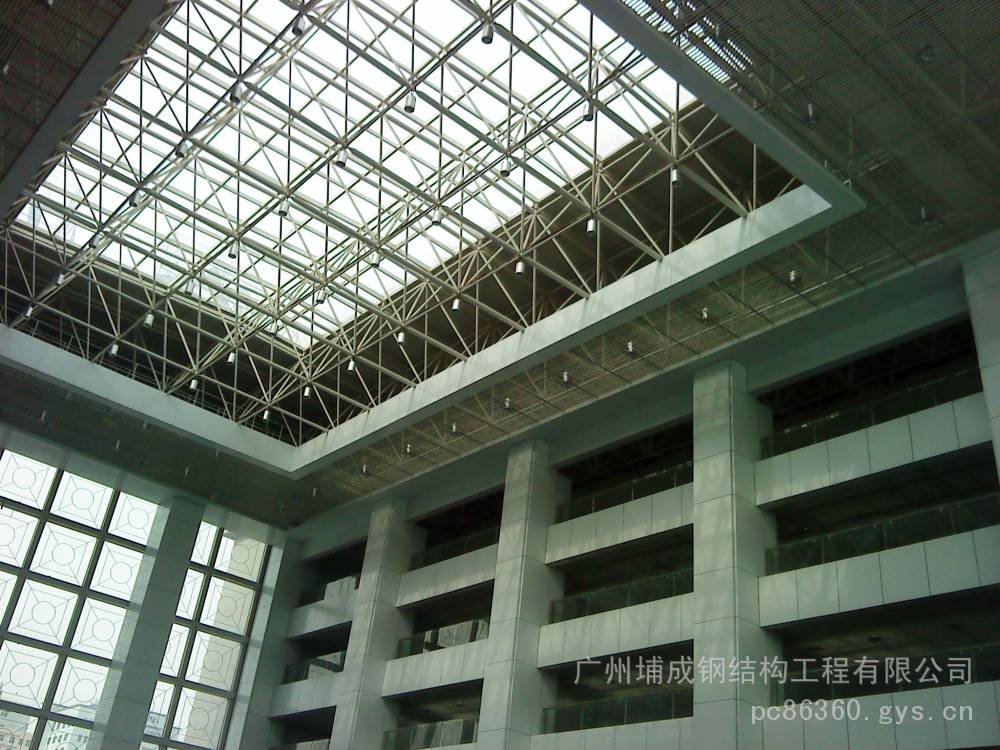 广州体育馆篮球馆羽毛球馆螺栓球节点网架结构屋面系统加工、施工