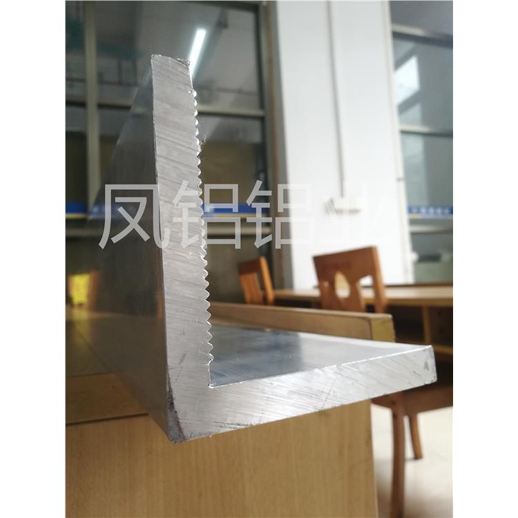 上海挤压铝型材生产厂家