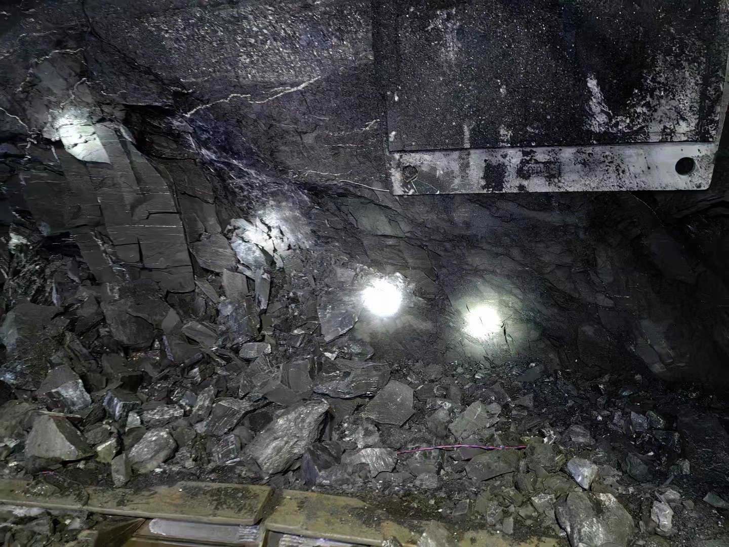 山西运城煤矿二氧化碳气体爆破瓦斯抽采技术