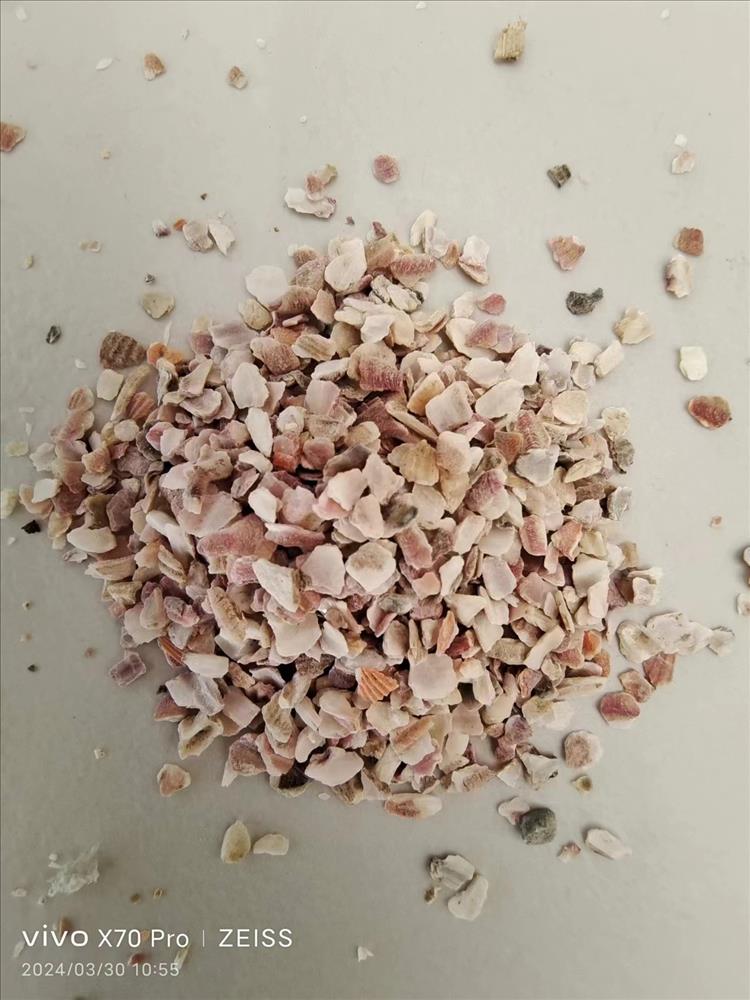 贝壳粉采用贝壳为原料，经过研磨，高温烧制而成，没有任何有害物质