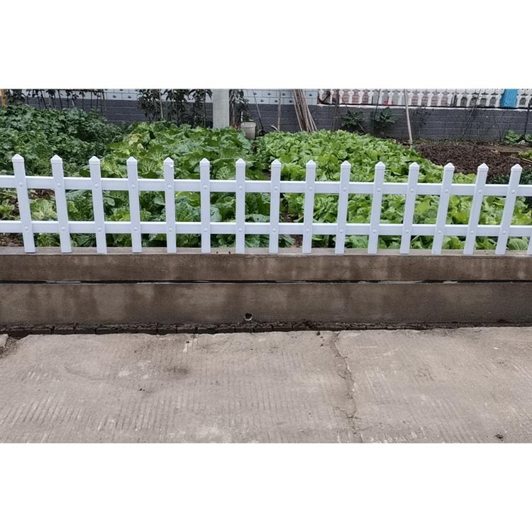 扬州pvc护栏型号 校区护栏 花坛护栏轻巧便携移动方便