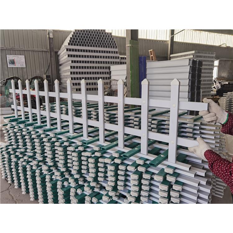 潜江草坪护栏厂家批发 塑料栅栏 护栏设计人性化便于清洁维护