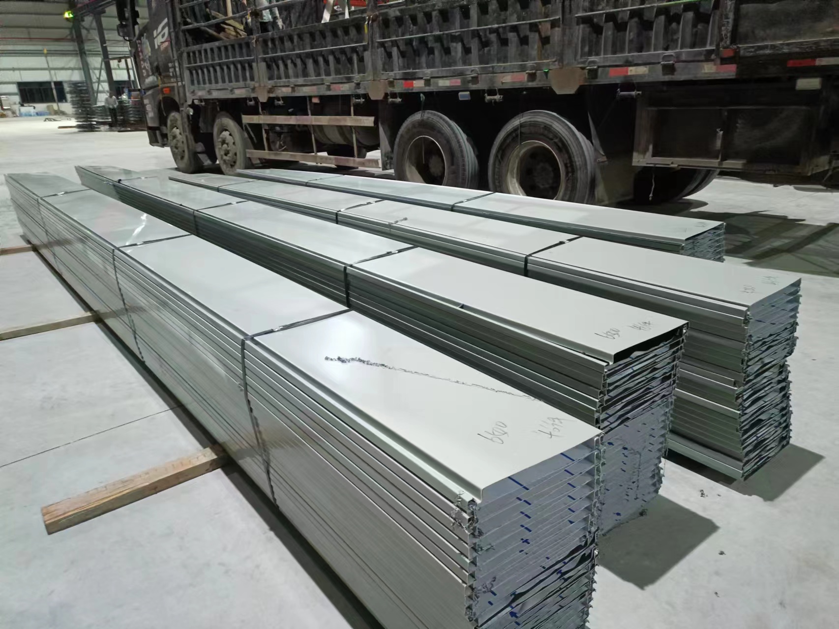 铝镁锰屋面板铝镁锰金属屋面系统供应河源