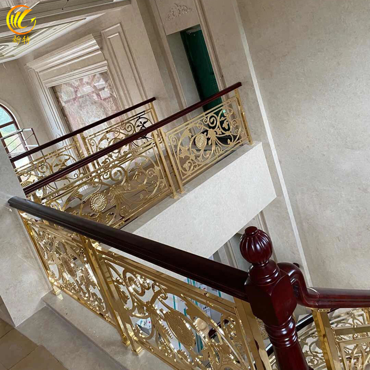 每一道别墅楼梯 铜雕刻楼梯护栏 都是故事的主角