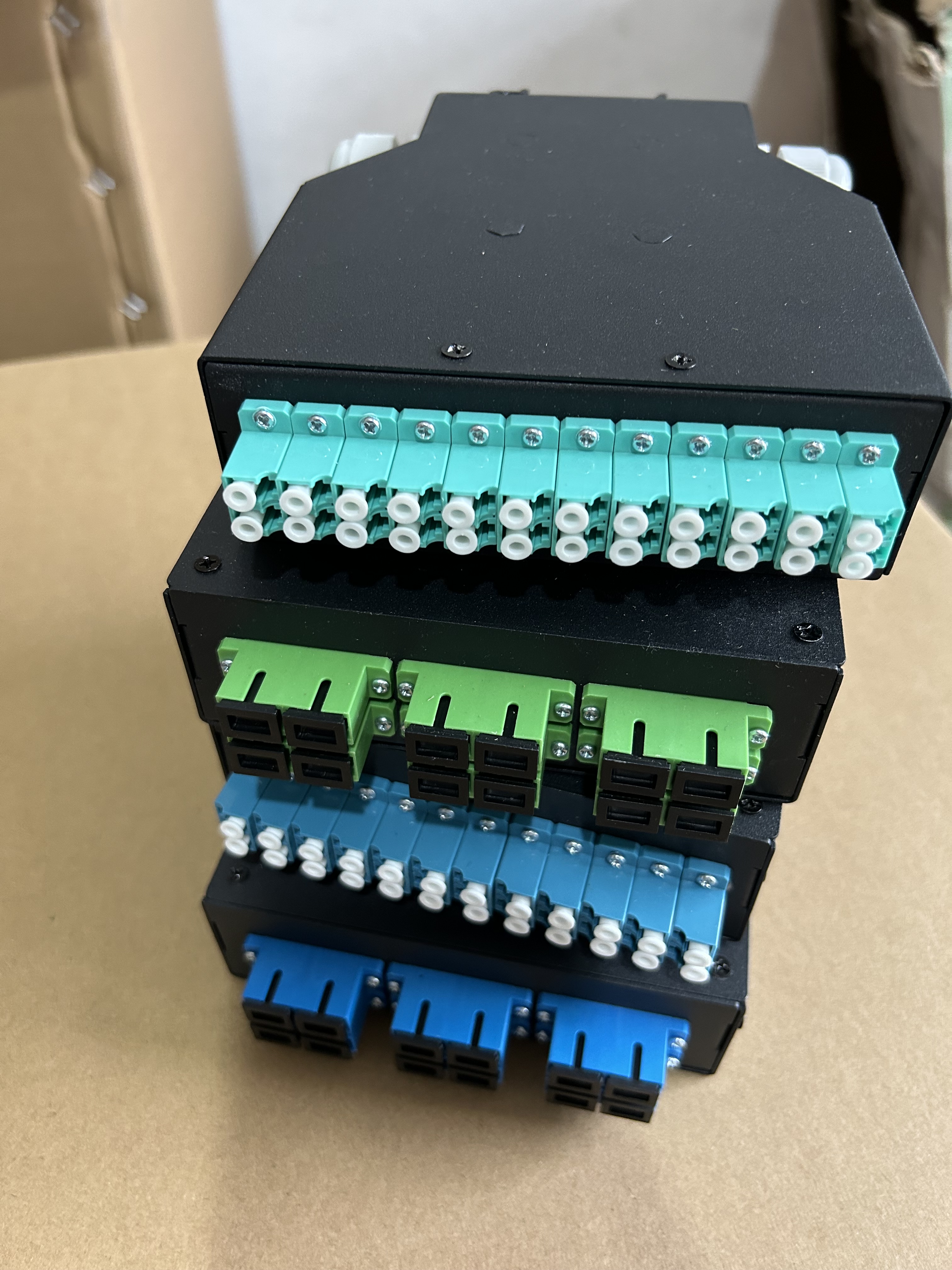 SC多模DIN光纤终端盒