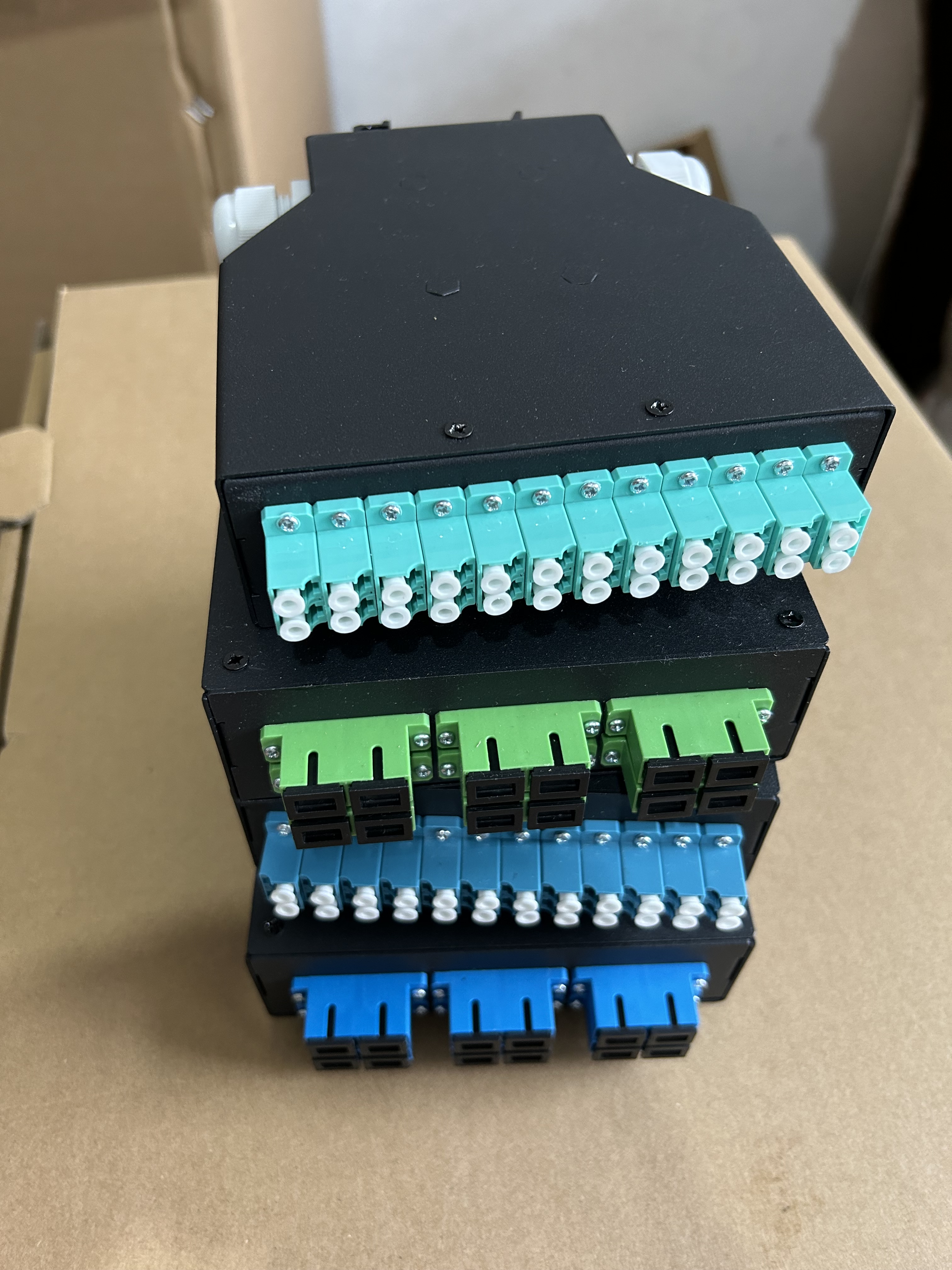 SC多模DIN光纤终端盒