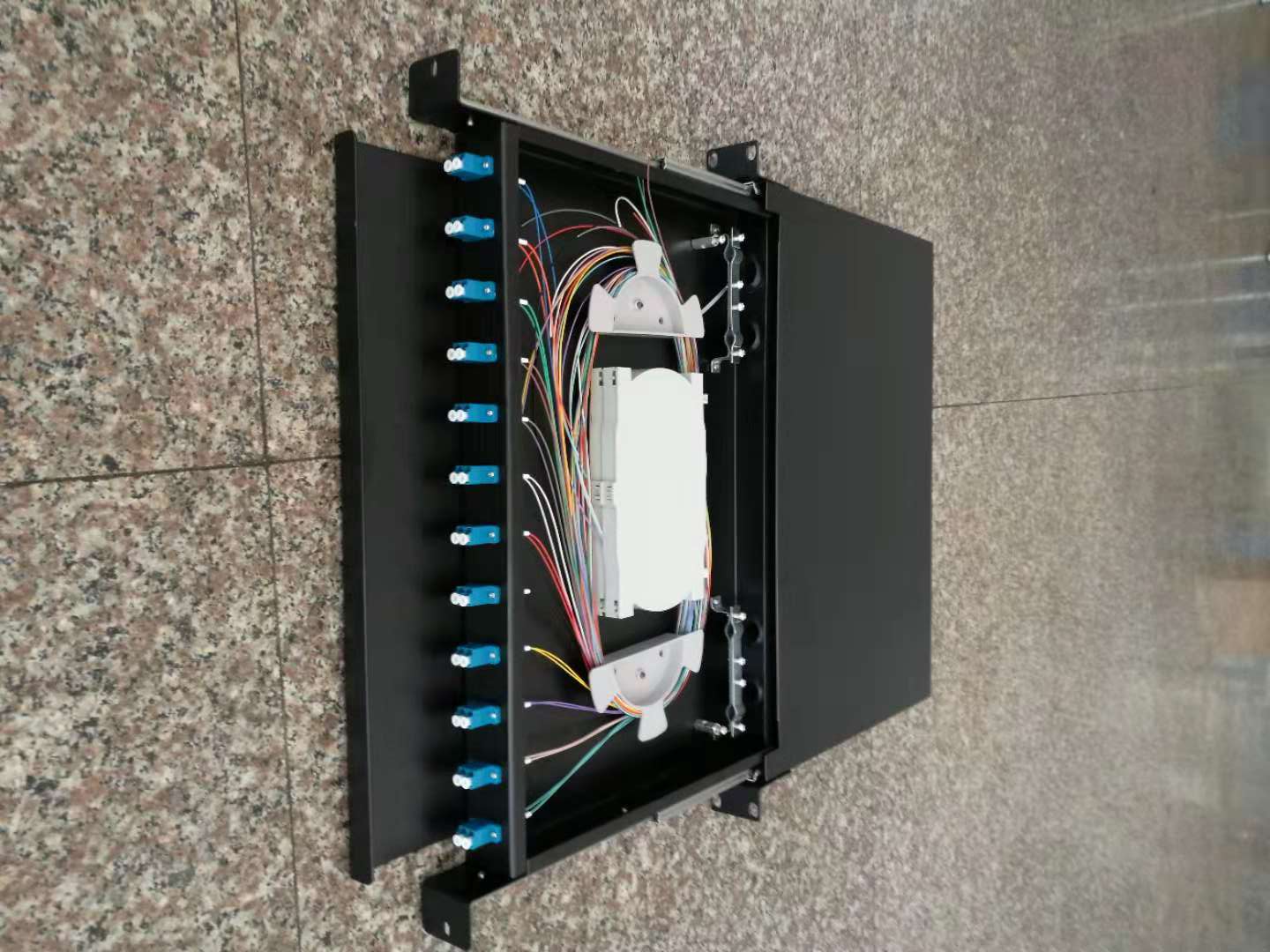 光纤终端盒抽拉式