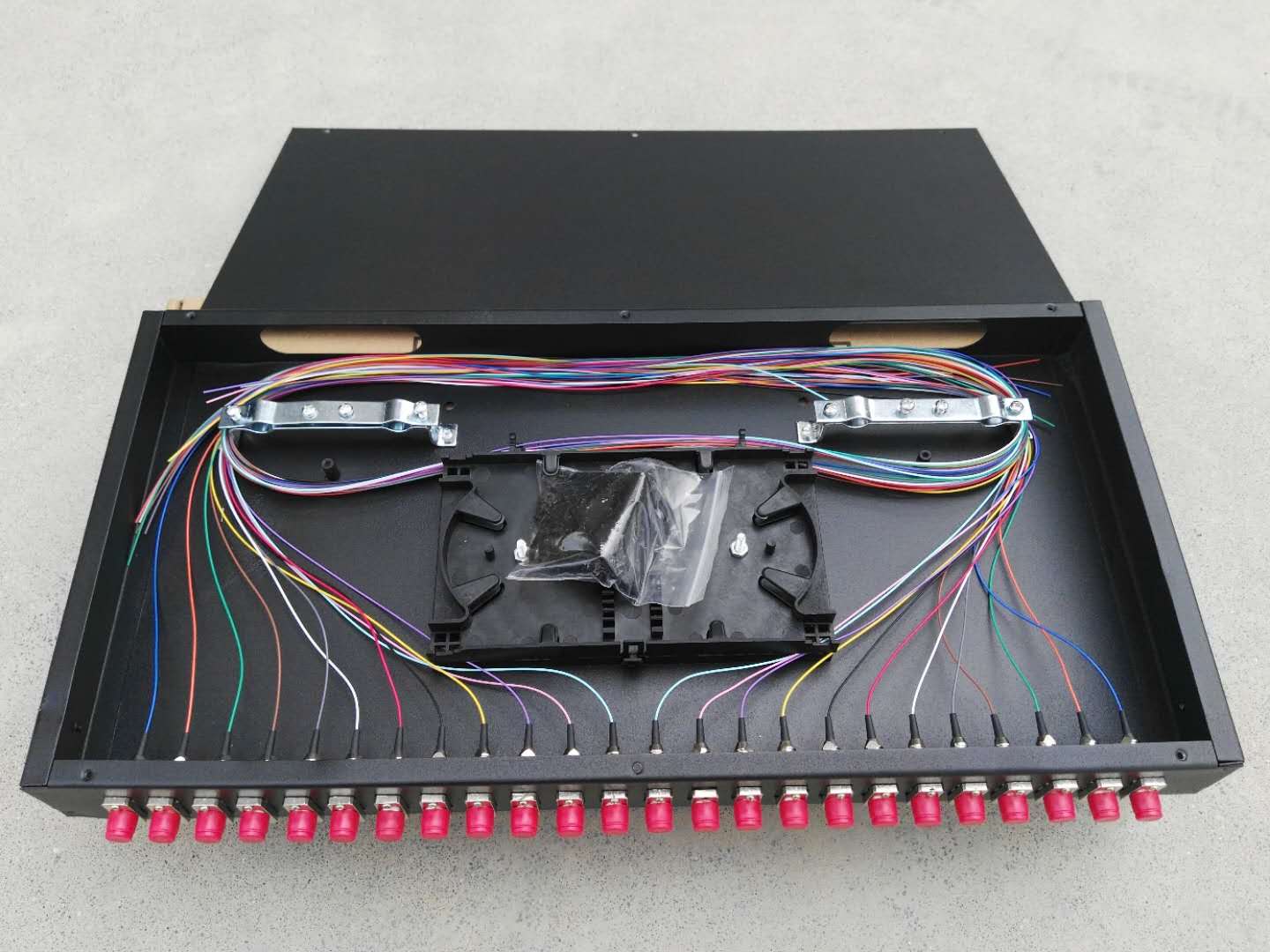 LC型12口光缆终端盒