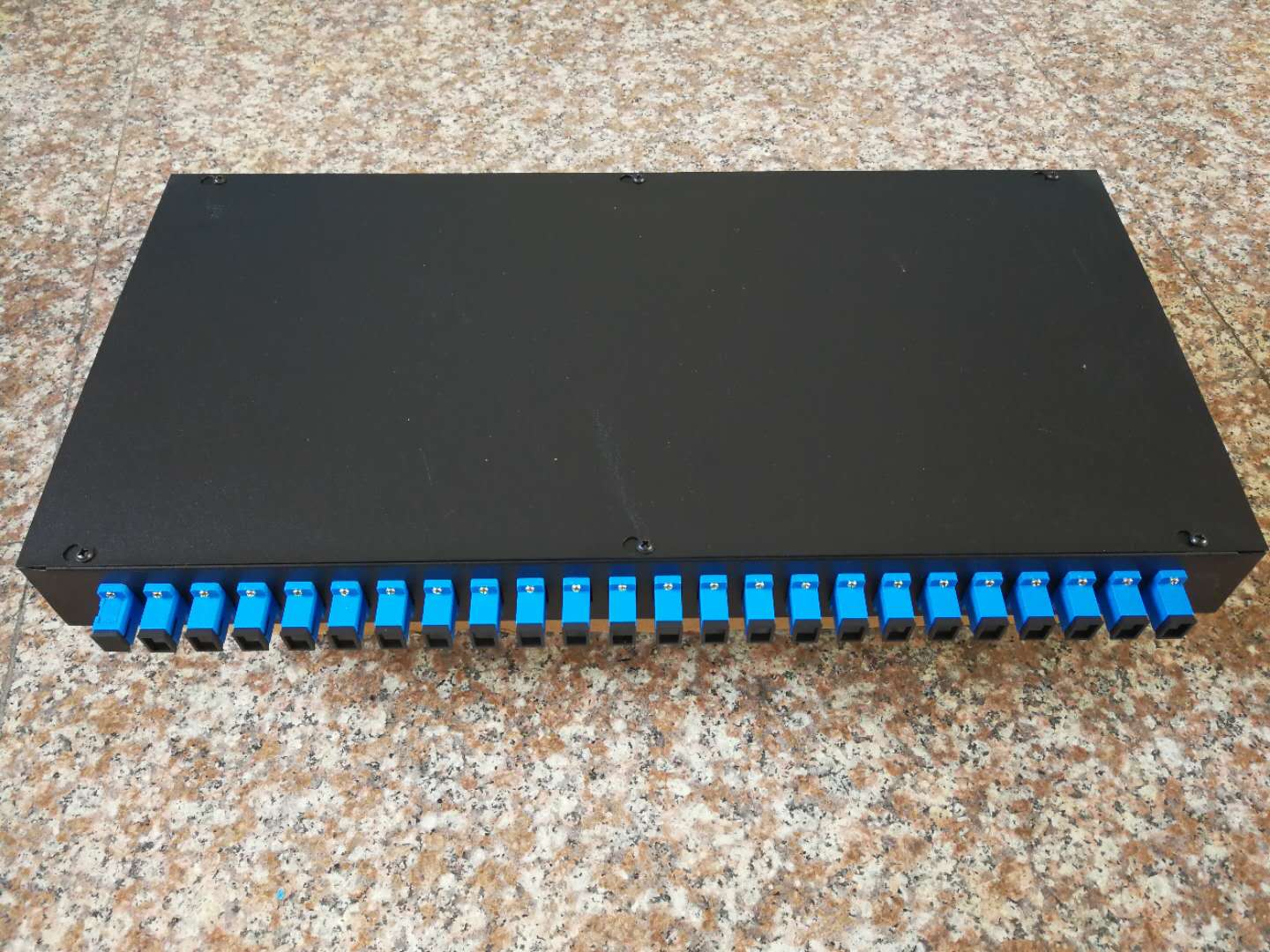 19英寸24口FC电信级满配光纤终端盒 19英寸光缆终端盒