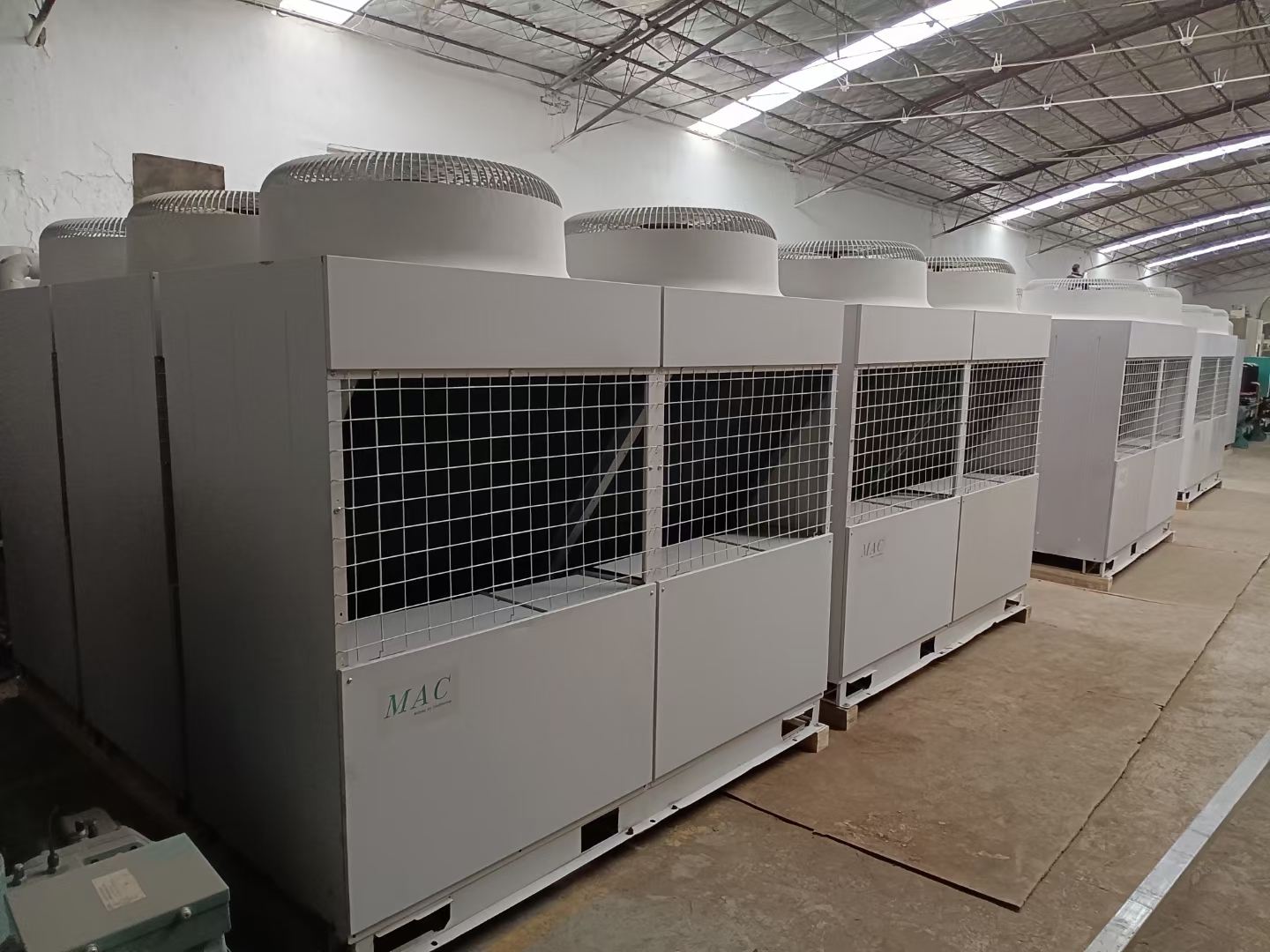 出售二手麦克维尔MAC230DRS-FDA风冷热泵模块空调机组 从网球馆拆除回收来