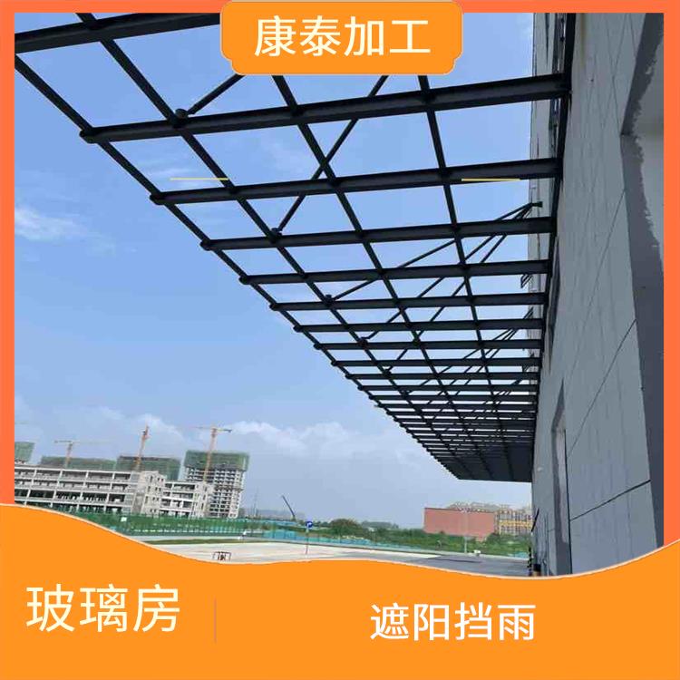 四川钢架玻璃雨棚生产厂家 抗冲击强度高 耐候性好