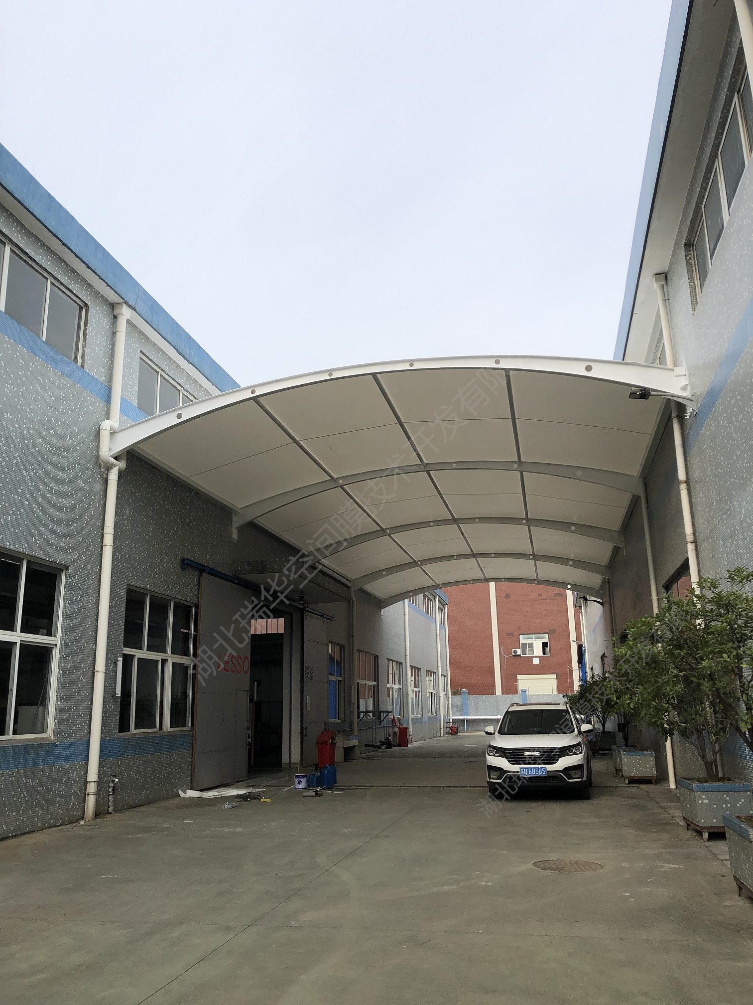 工厂过道遮阳棚膜结构膜结构雨棚拱形膜结构膜结构厂家安装施工