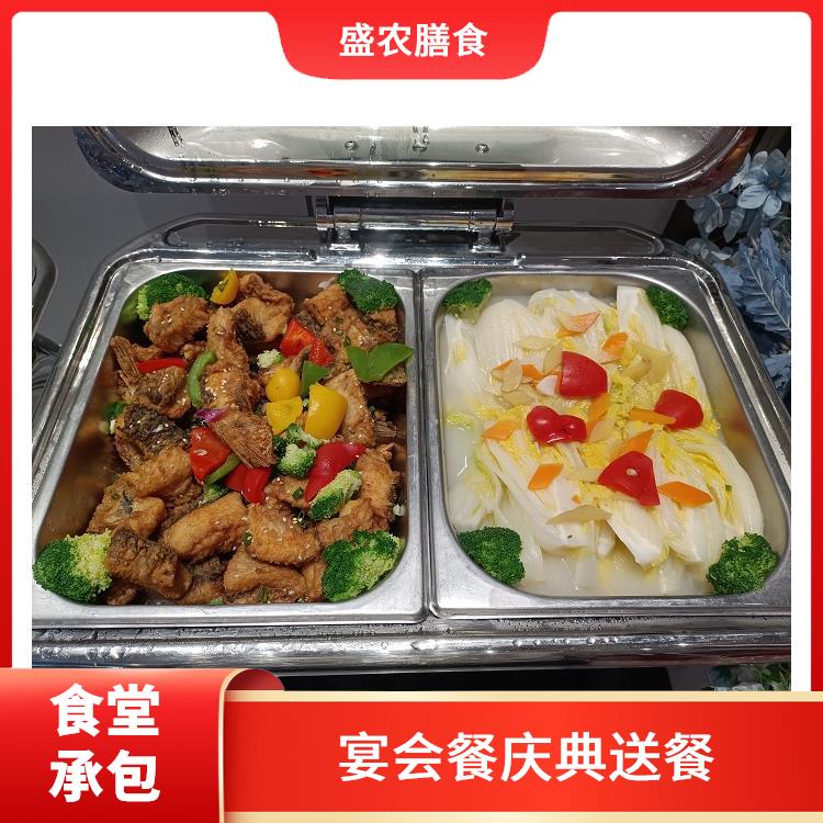 公明食堂承包工作餐团餐配送服务 提供一菜一价多样化的菜色自由消费