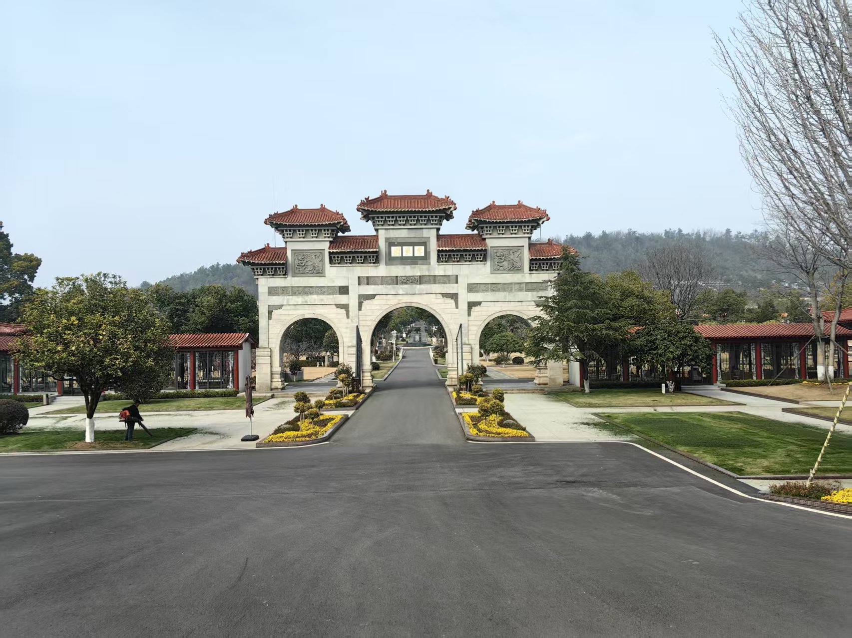 龙泉山孝恩园陵园