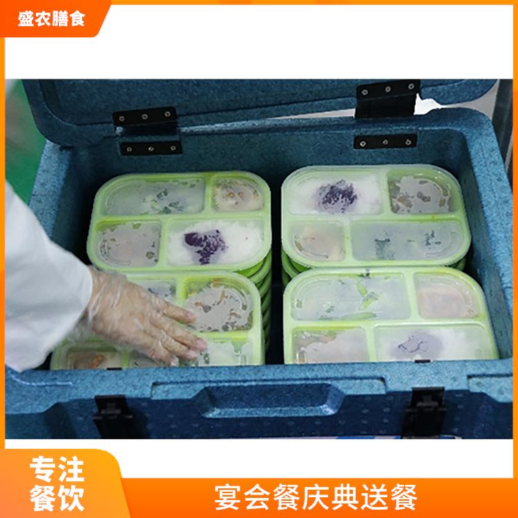 园洲食堂承包工作餐团餐配送服务 承接尾牙年会围餐 提供一菜一价多样化的菜色自由消费