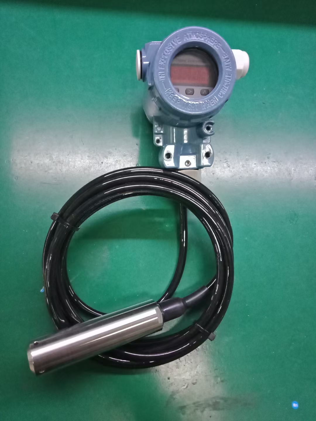 投入式液位传感器安装