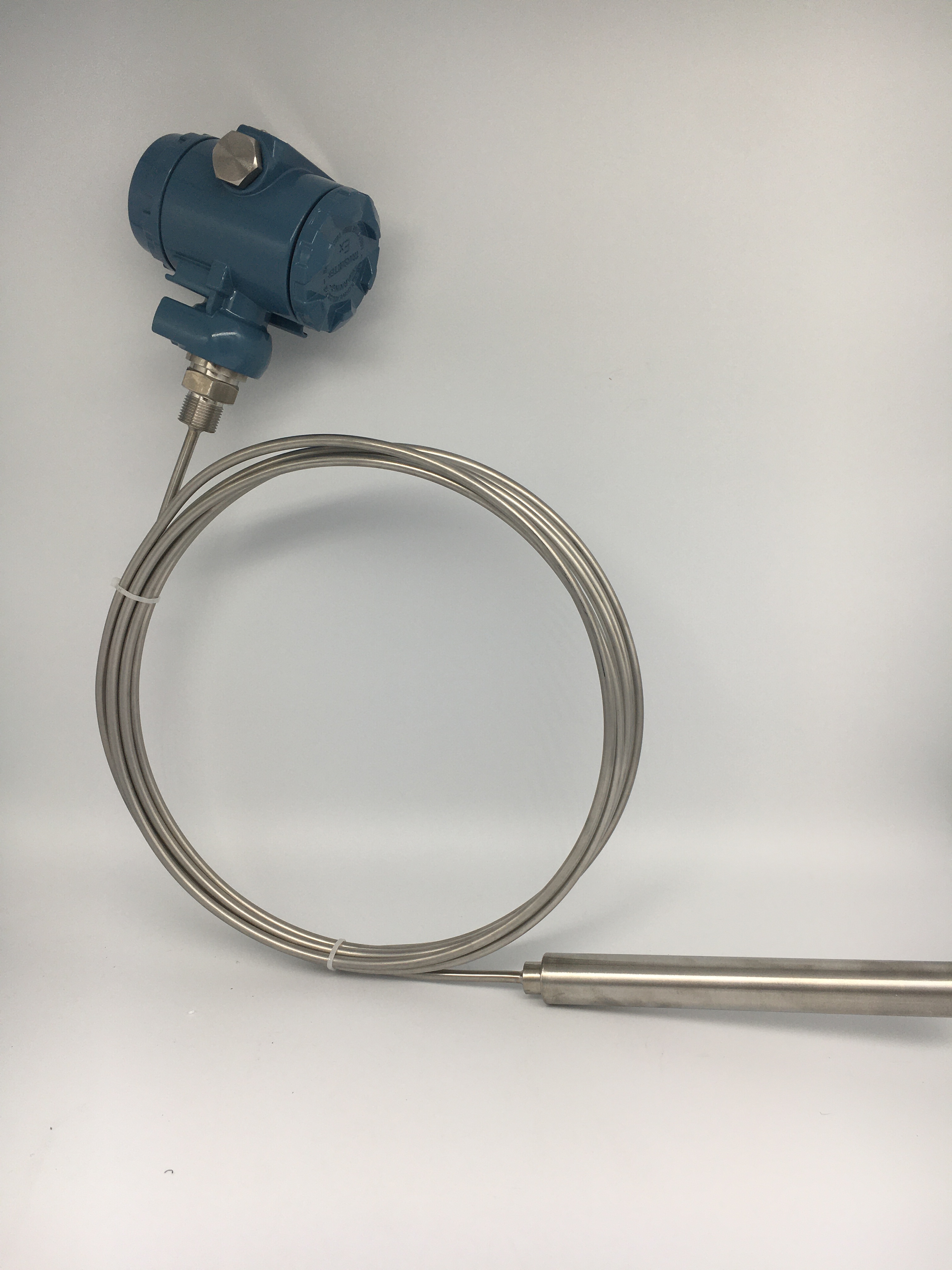 投入式液位传感器工作原理
