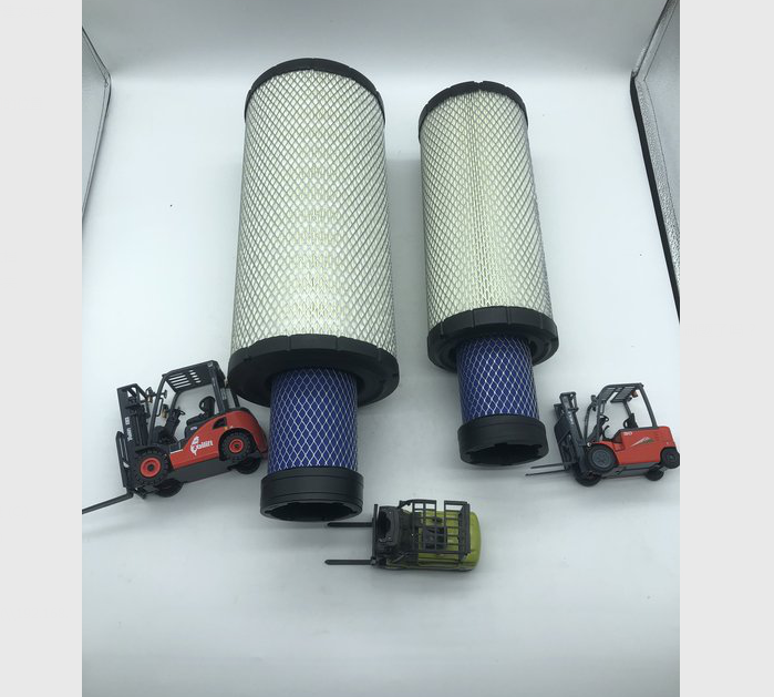 老撾亞鉀工業(yè)園區(qū)杭叉中聯(lián)重科斗山5/6/7噸叉車發(fā)動(dòng)機(jī)保養(yǎng)空氣格濾清器 空濾1634
