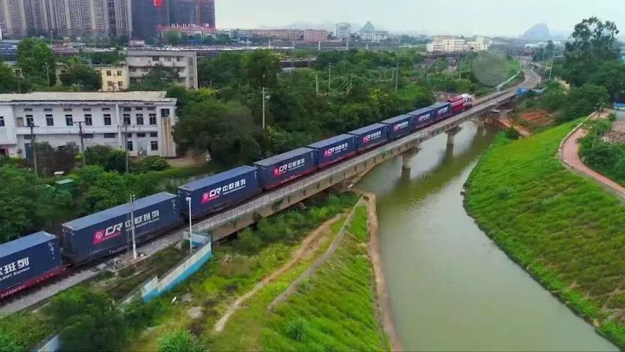 聚酯塑粉鐵路出口運輸
