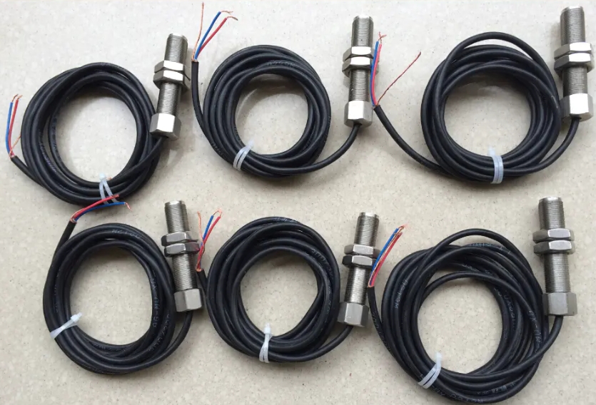 MR-01-B105-C02-D01-E01-M16*1速度传感器鸿泰产品技术规格