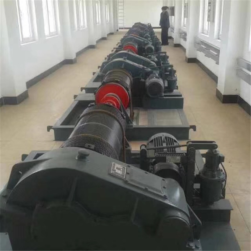 卷扬式台车启闭机