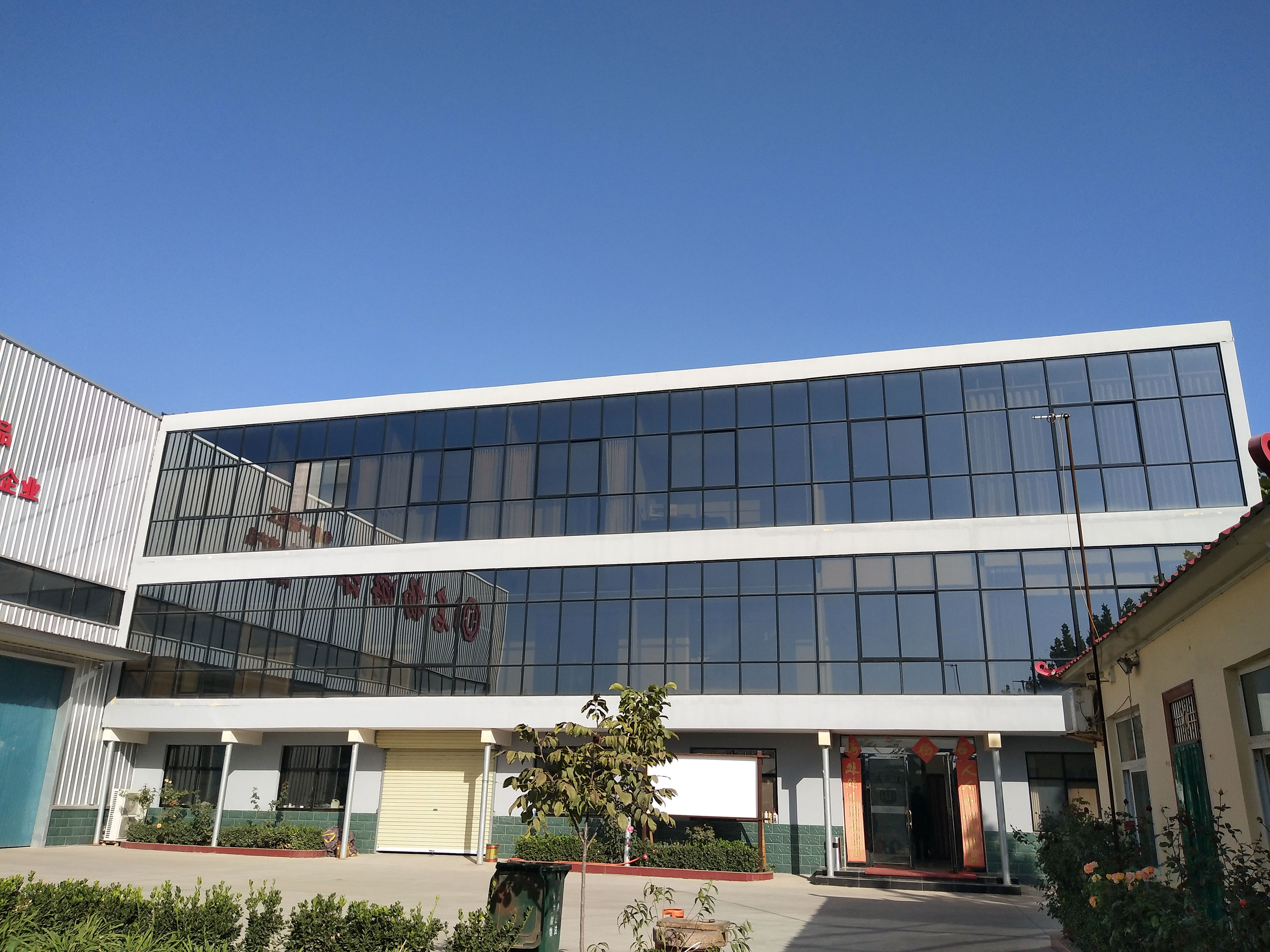 分析空中飞艇和爬坡轨道车游乐设备,有实力且近两年无处罚公司推荐