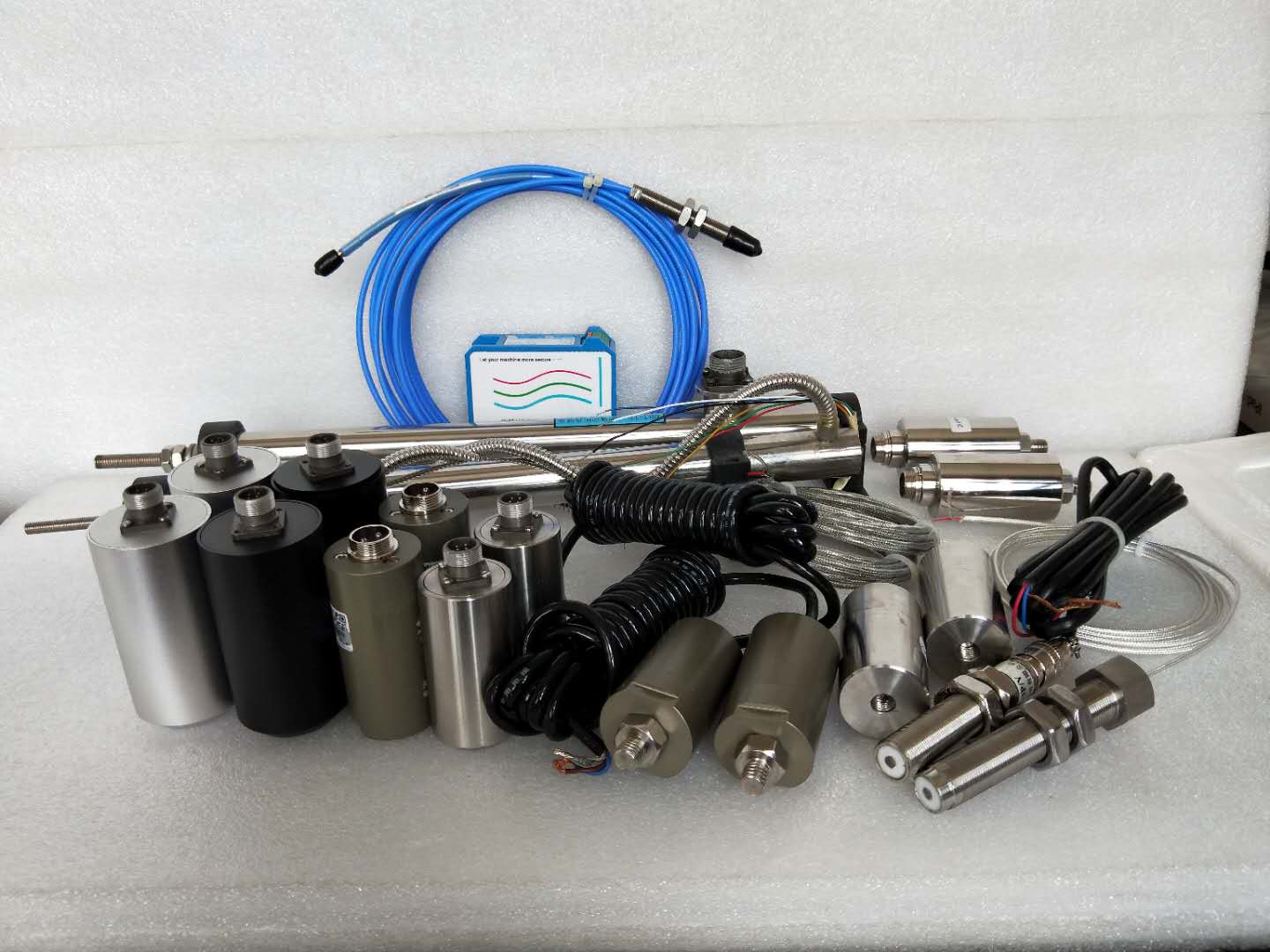 CIJ13500-08-04-02-15-50-01-00-01电涡流振动传感器技术规格