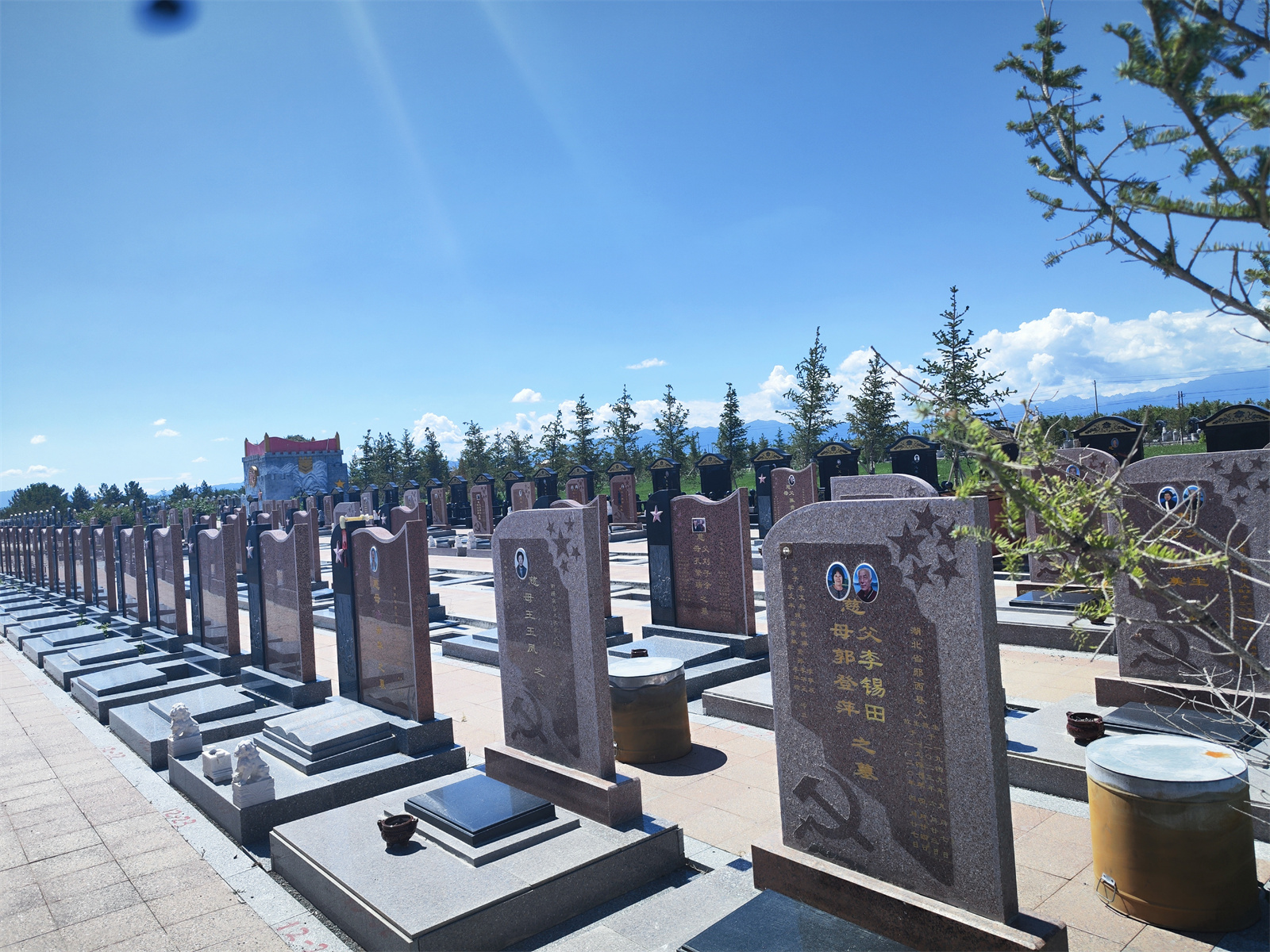 新疆墓地多少钱