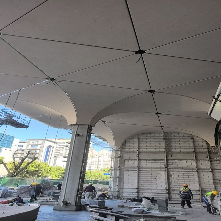 0b7219d2-0663-4a6e-bfe5..